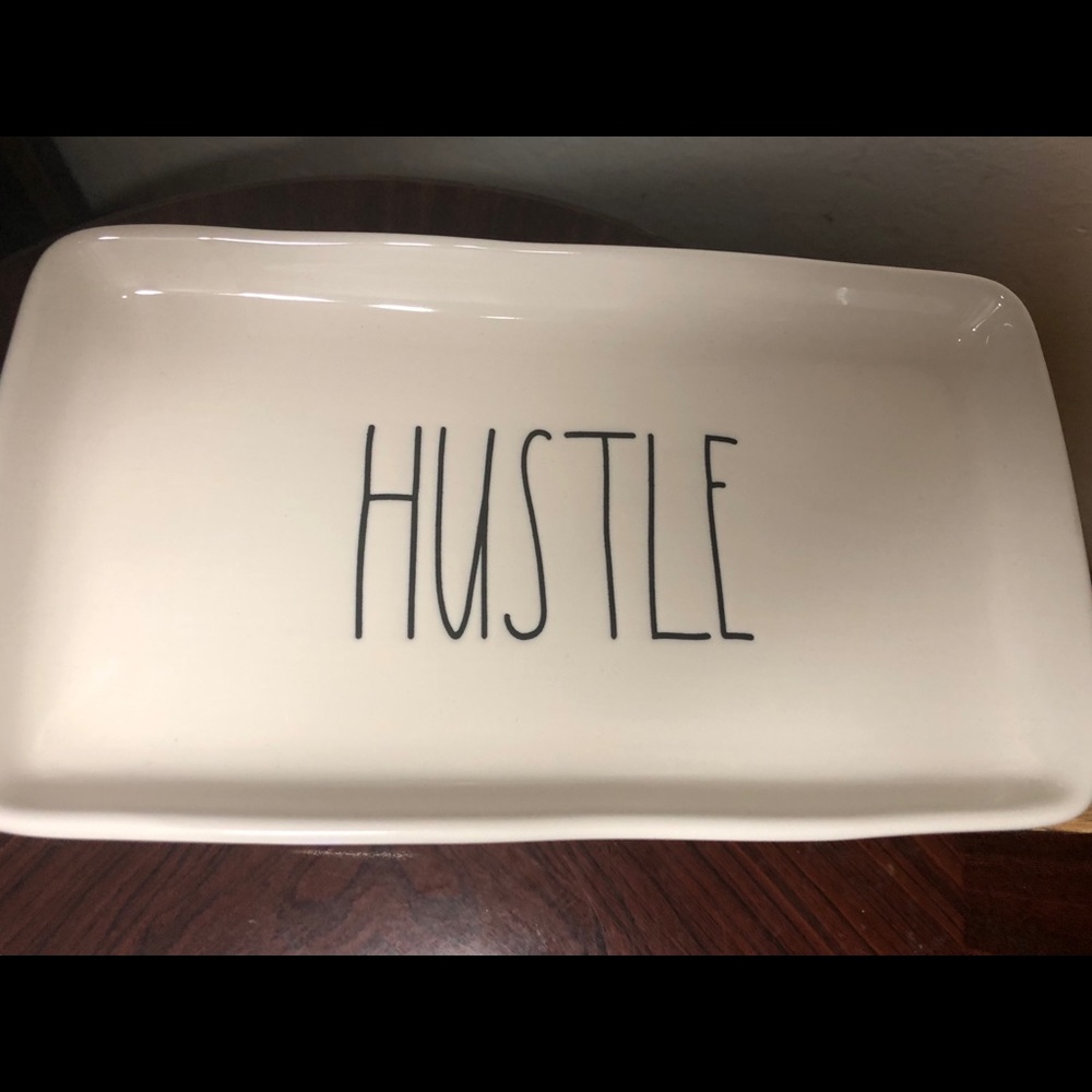 NWT Rae Dunn Hustle Dinnerware - Picture 4 of 6